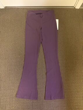 Lululemon Align Asymmetrical-Waist Mini-Flared Pant 32” in Grape Thistle